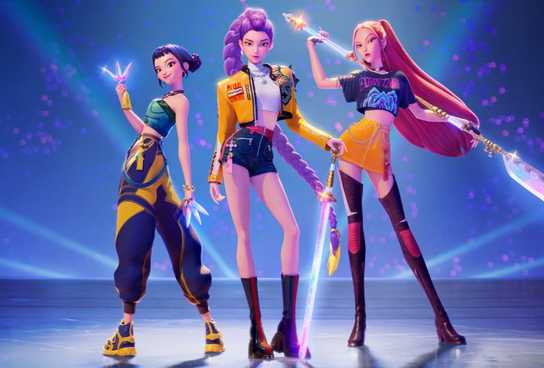  Rumi (Arden Cho), Mira (May Hong), and Zoey (Ji-young Yoo) posing in KPop Demon Hunters.